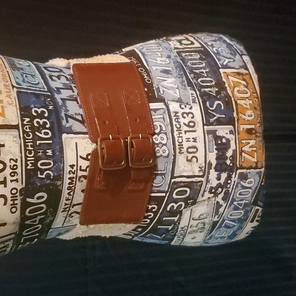 crochet FAUX LEATHER Belt - Picture 1 of 3